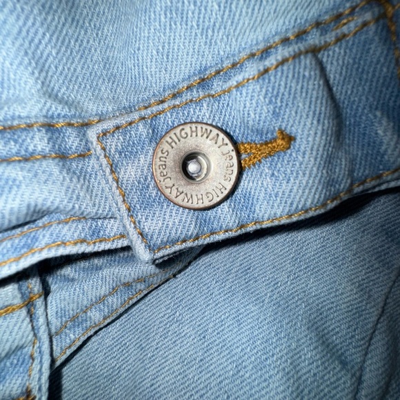 Highway Jeans Jacket Women’s Med Blue Cotton Blend Short Coastal Cowgirl.  GUC - Picture 7 of 9